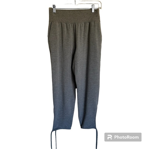 Lululemon Cotton Heather Grey Slim Fit Crop Pants - Picture 1 of 11